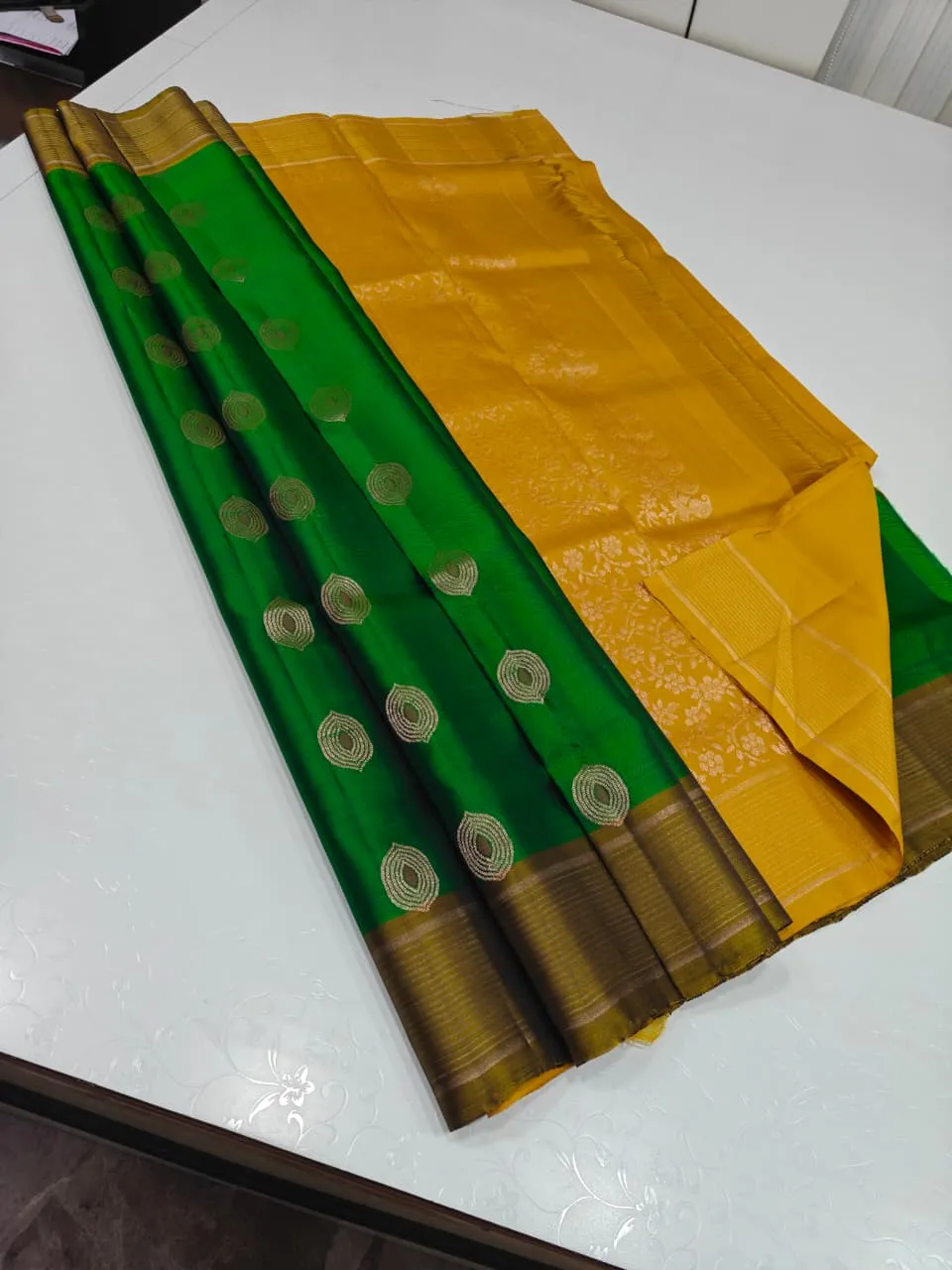 Emerald Chakra Butta Kanchipuram Soft Silk Saree